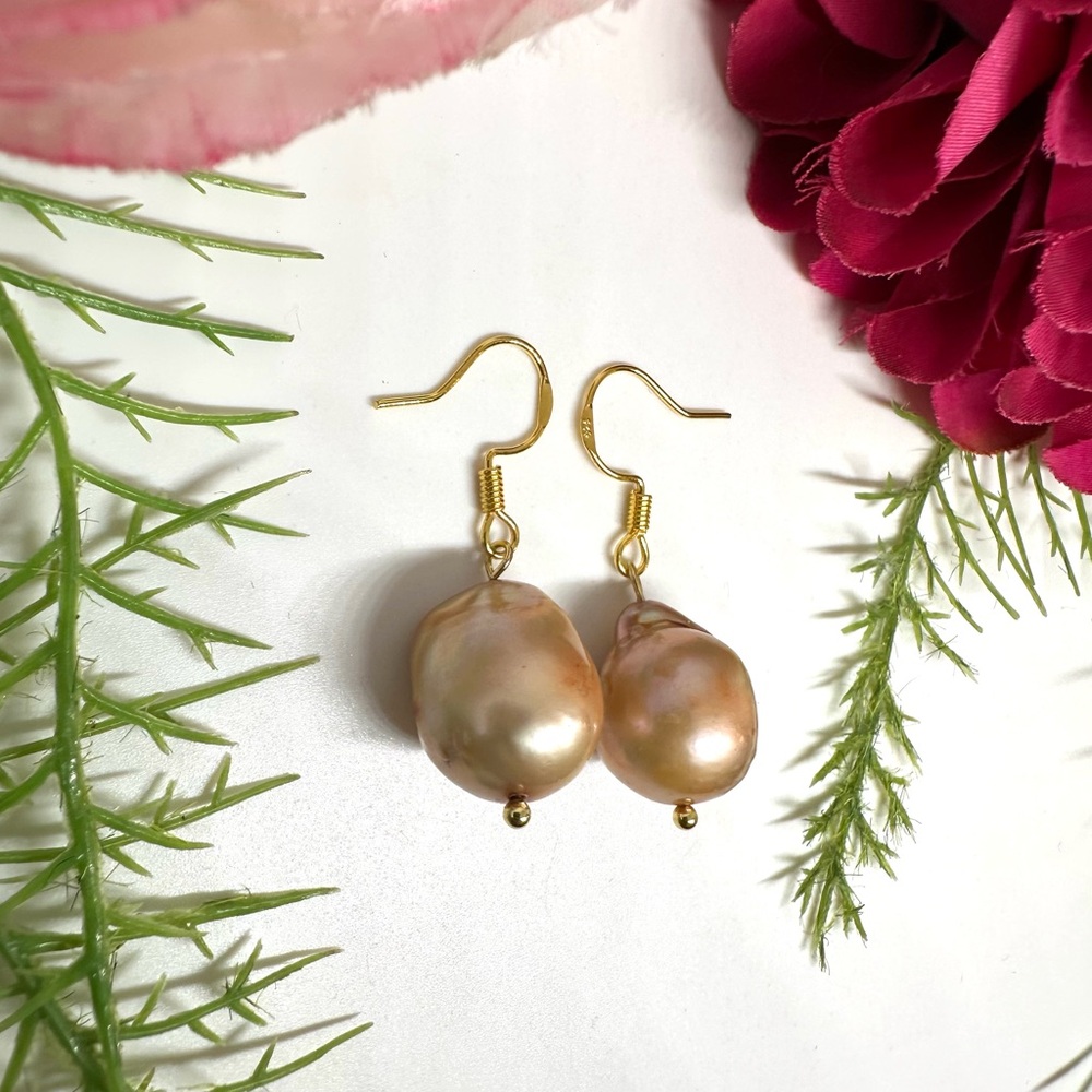 NEW⚜️Baroque Champagne Pearl Teardrop Earrings - Picture 2 of 5